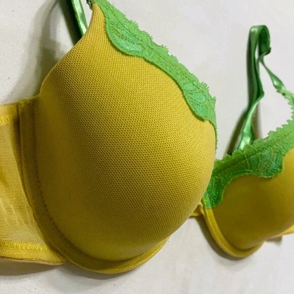 Victoria’s Secret Plunge Padded Mesh & Lace Push-up Underwire Bra 36B - Picture 5 of 17